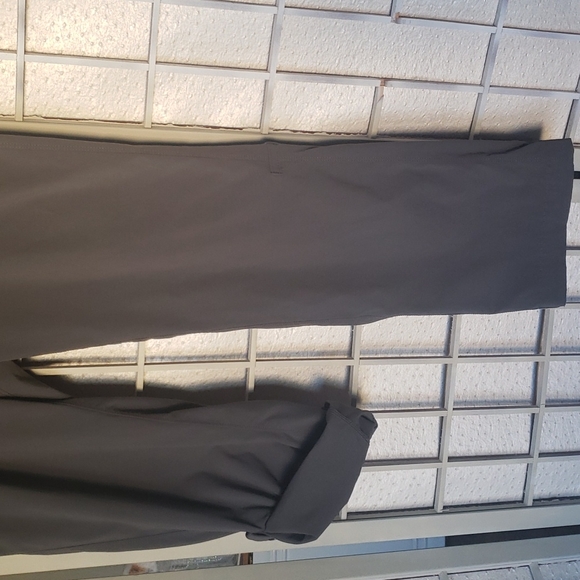 Patagonia dark gray roll up women's outdoors pants size 10 - Picture 3 of 6